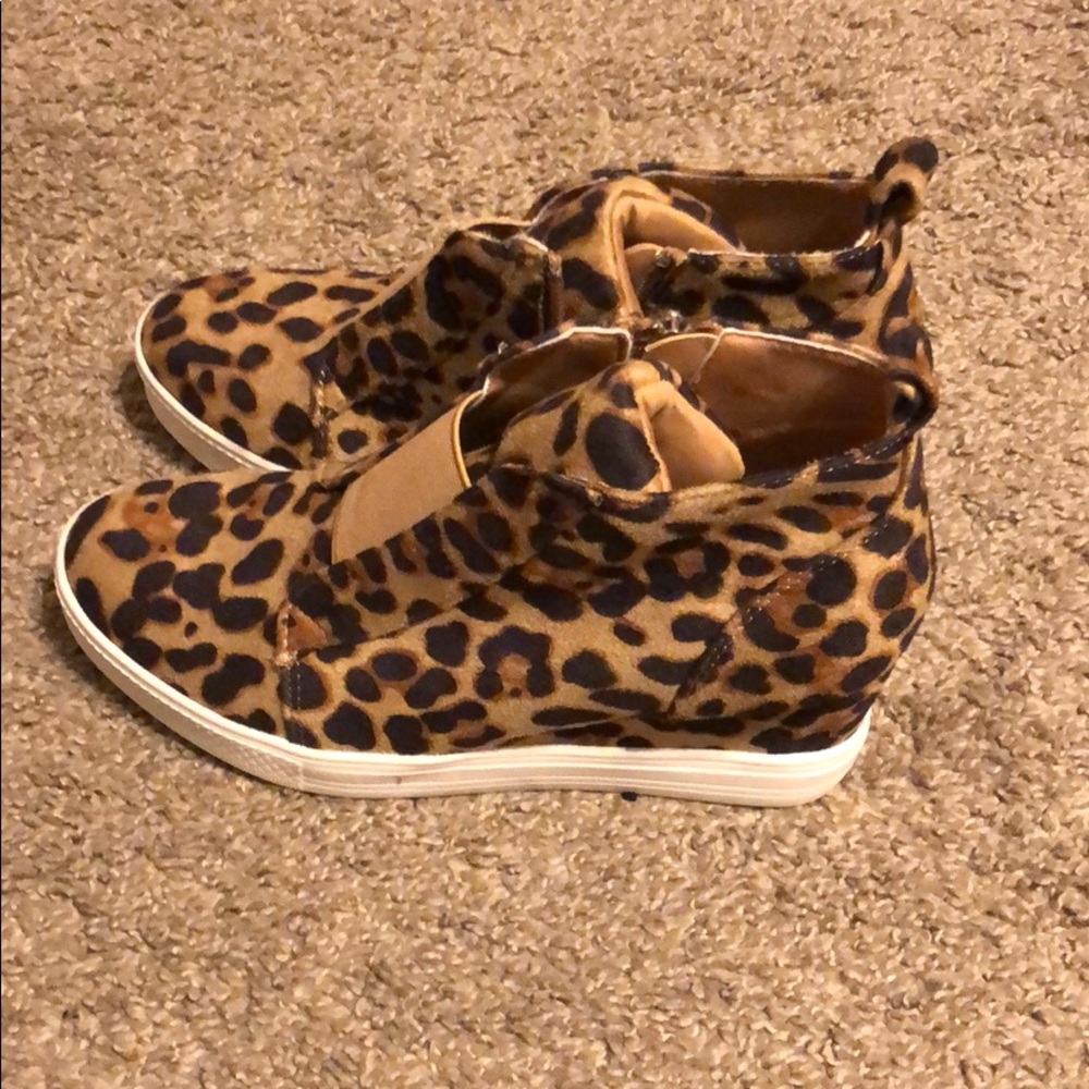 Women’s size 7 cheetah wedge booties
